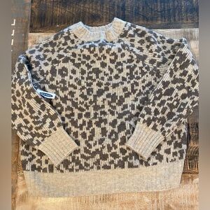 BNWT Old Navy grey leopard print sweater
